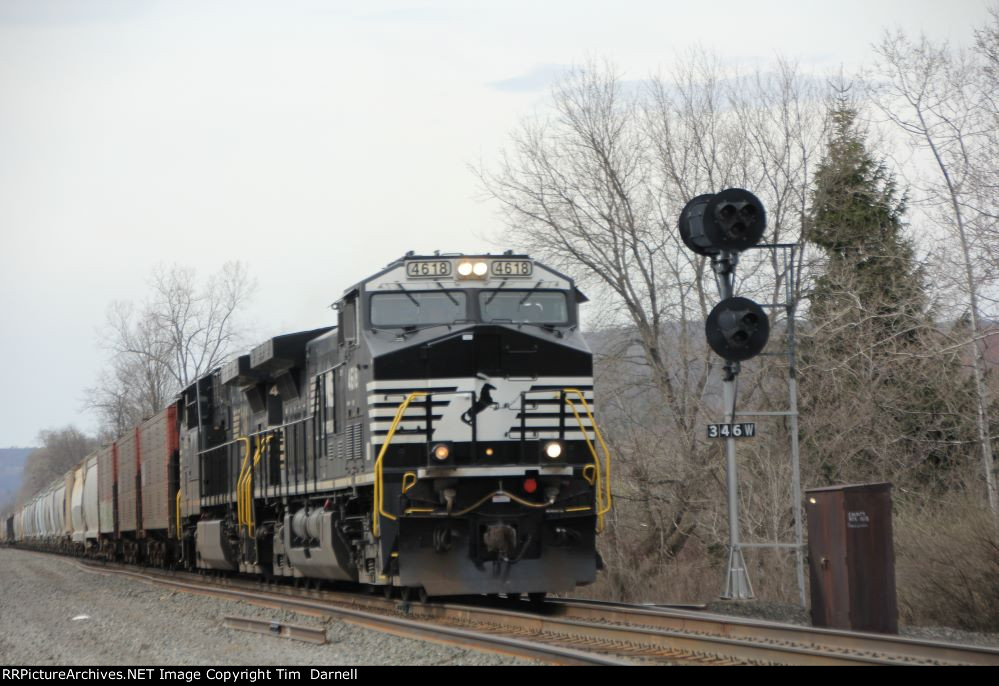 NS 4618 leading 316 past signal 346